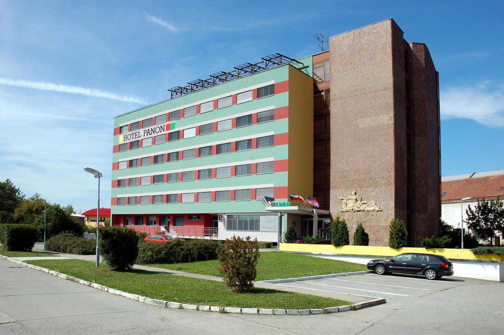 Hotel Panon Hodonín Eksteriør billede